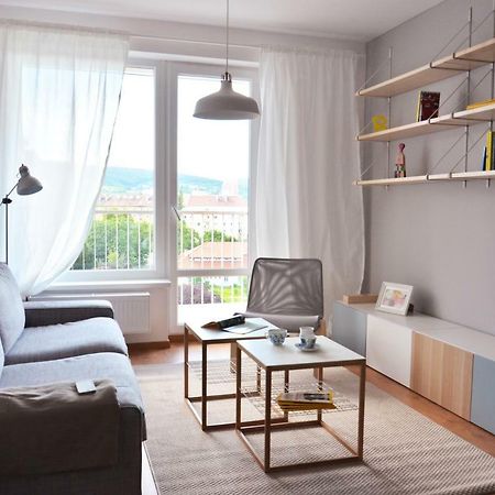 Brand New Apartment. Parking Spot Included! ブラチスラヴァ エクステリア 写真