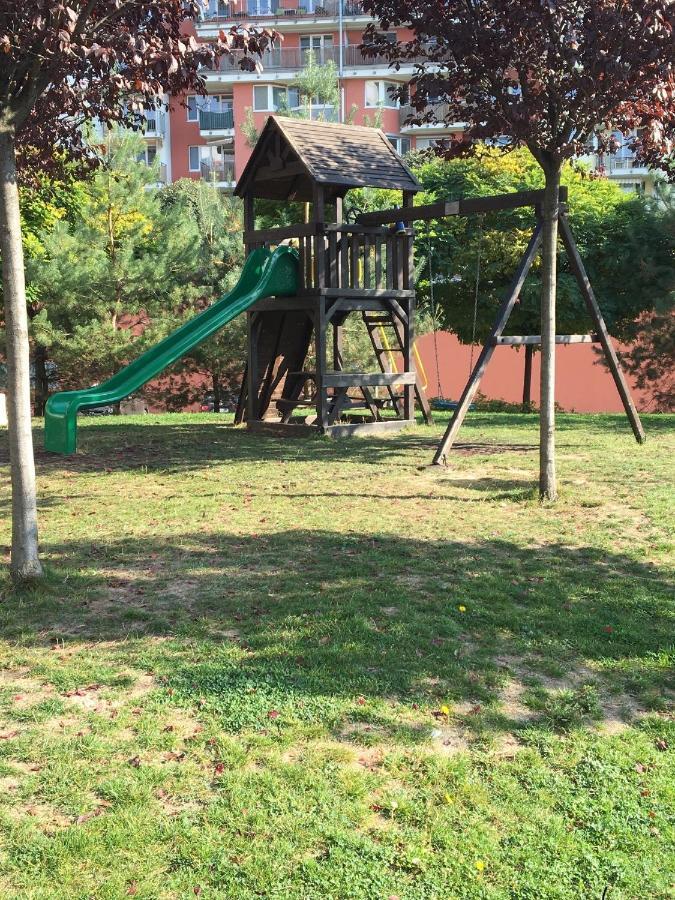 Brand New Apartment. Parking Spot Included! ブラチスラヴァ エクステリア 写真