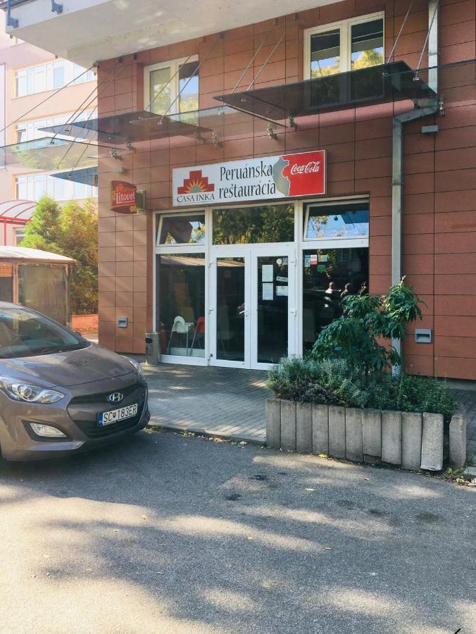 Brand New Apartment. Parking Spot Included! ブラチスラヴァ エクステリア 写真